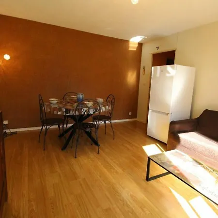 2 Pieces Avec Balcon, Parking, Animaux Admis, Wi-fi - Fr-1-313-195 Апартаменты Bagneres-de-Luchon