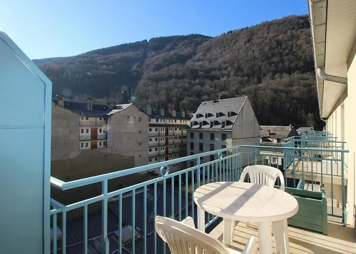 2 Pieces Avec Balcon, Parking, Animaux Admis, Wi-fi - Fr-1-313-195 Bagnères-de-Luchon